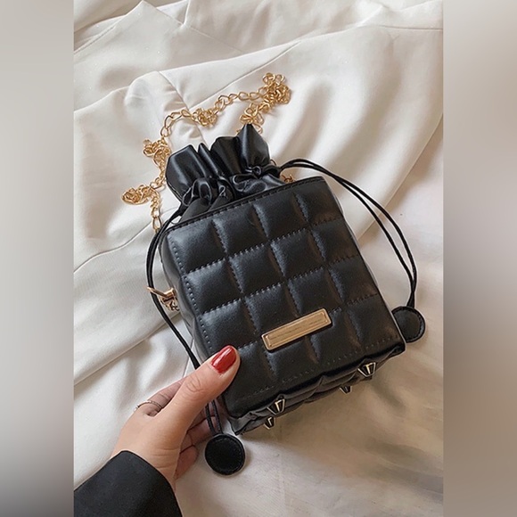 Black Quilted Drawstring Bag - Picture 2 of 3